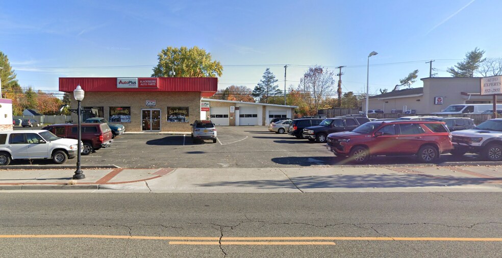 Primary Photo Of 606 N Main St, Blacksburg General Retail For Lease
