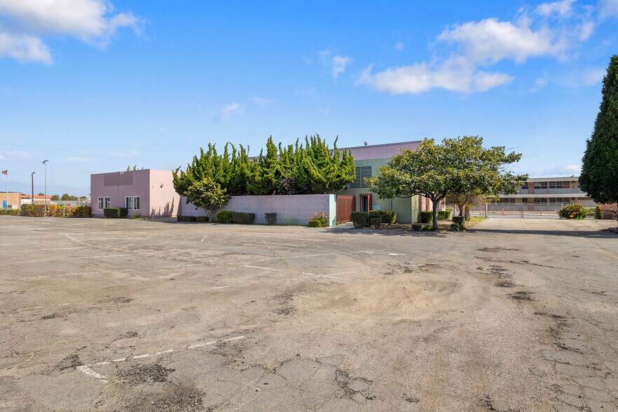 More Photos Of 375 S K St, Oxnard Religious Facility For Sale