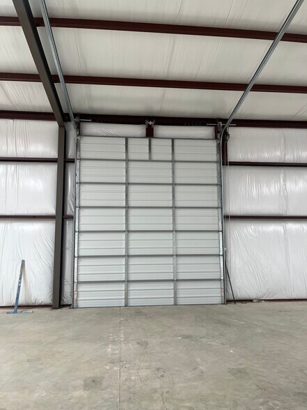 More Photos Of 1045 Sales Dr, Waxahachie General Retail For Lease