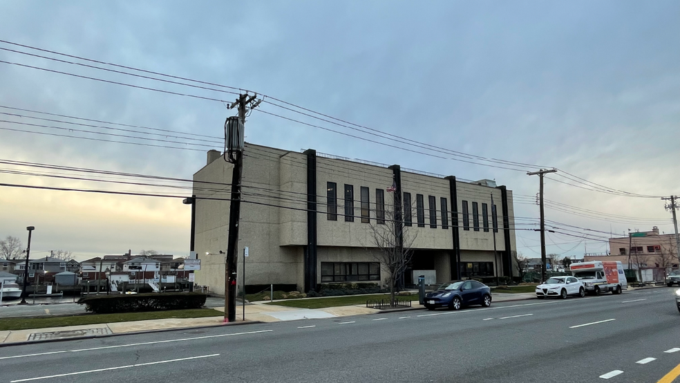 Primary Photo Of 15829 Cross Bay Blvd, Howard Beach Office For Sale