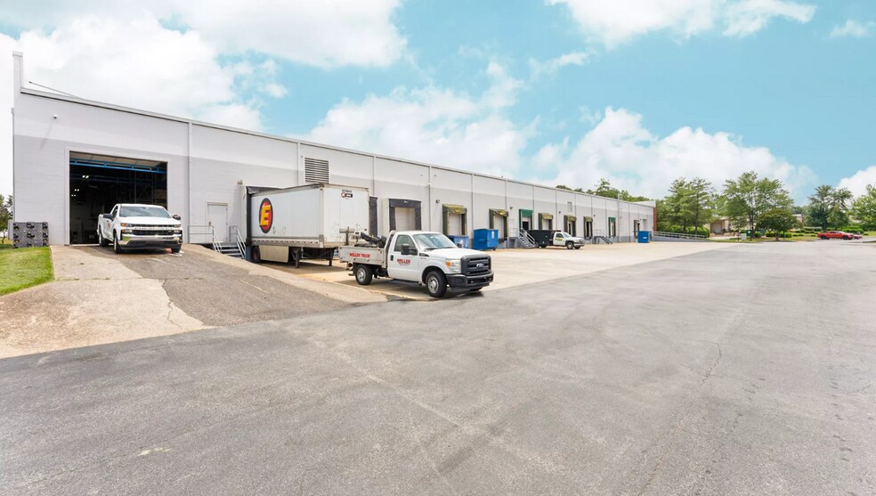 More Photos Of 408 Gallimore Dairy Rd, Greensboro Unknown For Lease