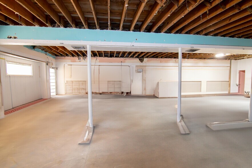 More Photos Of 2300 Dr Martin Luther King Jr St S, Saint Petersburg Freestanding For Lease