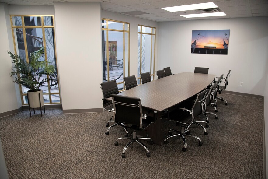 More Photos Of 200 S 5th St, Louisville Office For Lease