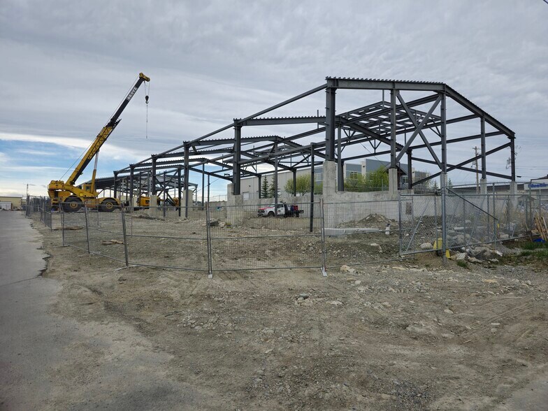 More Photos Of 14 Griffin Industrial Pt, Cochrane Warehouse For Lease