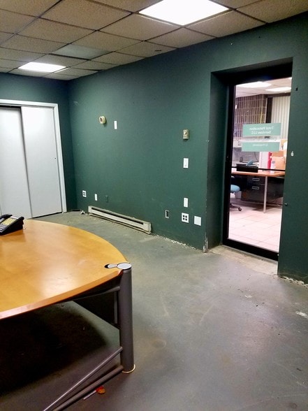 More Photos Of 436 Spencer St, Staten Island Warehouse For Sale