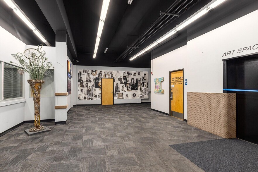 412 NW Couch St, Portland, OR 97209 Retail For Lease