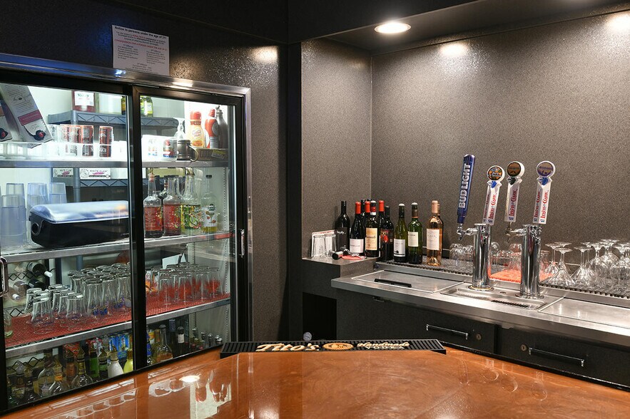 More Photos Of 239 Main St, Shelby Bar For Sale