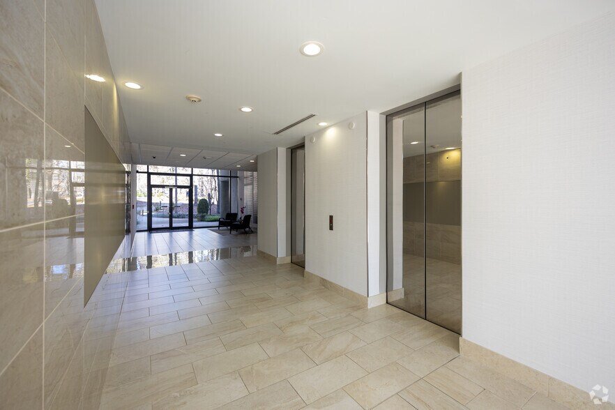 More Photos Of 6525 The Corners Pky, Peachtree Corners Unknown For Lease