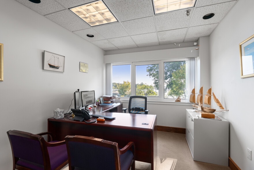 More Photos Of 40 Beach St, Manchester Flex For Sale