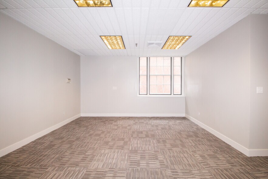 More Photos Of 8 Norwich St, Worcester Office For Lease