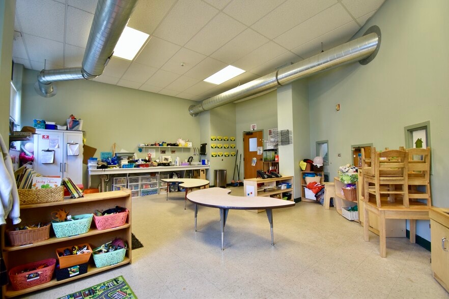 More Photos Of 145 Capital Ave NE, Battle Creek Religious Facility For Sale