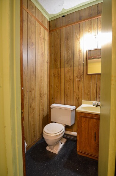 More Photos Of 12560 US-27, Chickamauga General Retail For Sale