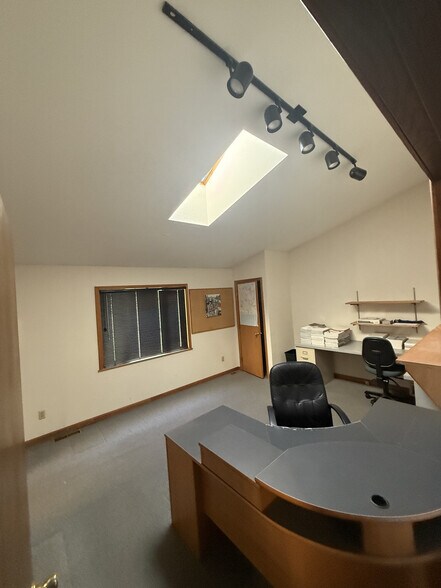 More Photos Of 2229 W Laskey Rd, Toledo Office For Sale