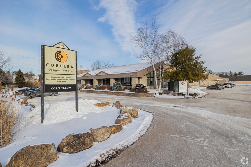 More Photos Of 669 E Industrial Park Dr, Manchester Light Manufacturing For Sale