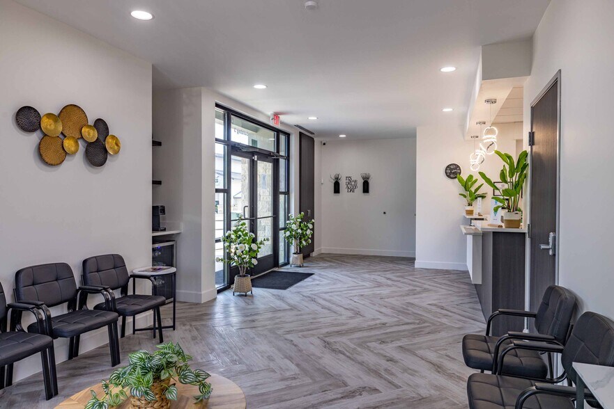 More Photos Of 27511 W IH-10, Boerne Medical For Lease