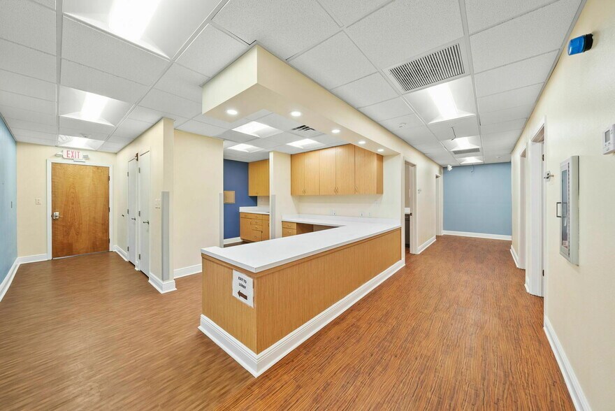 More Photos Of 1600 Jenks Ave, Panama City Medical For Sale