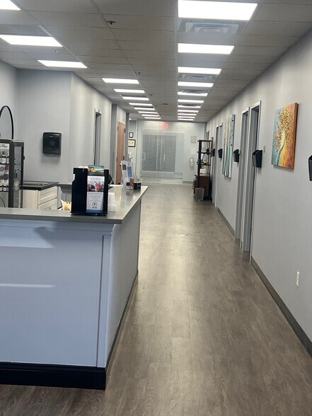 More Photos Of 82 Totowa Rd, Wayne Medical For Lease