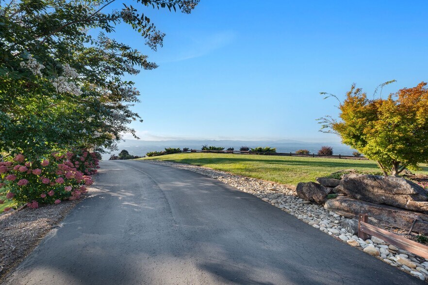 More Photos Of 6572 Burkemont Rd, Morganton Specialty For Sale