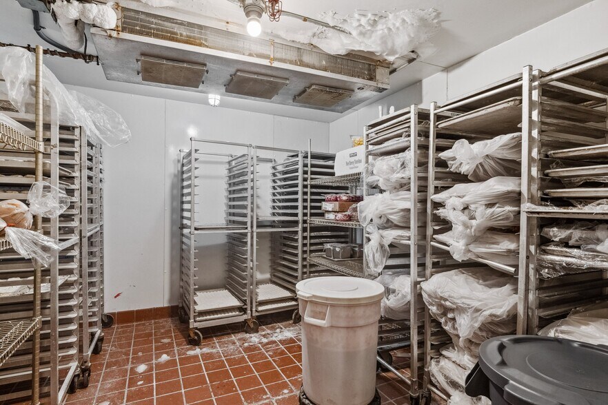 More Photos Of 3731 Main st, Occidental Restaurant For Sale