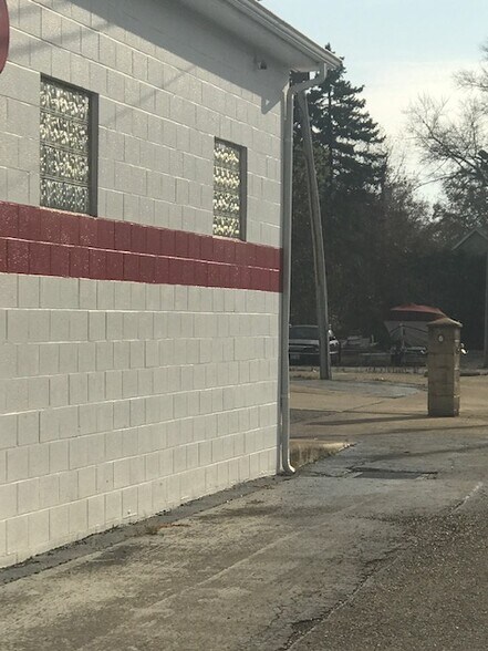 More Photos Of 2492 Youngstown Rd SE, Warren Carwash For Lease