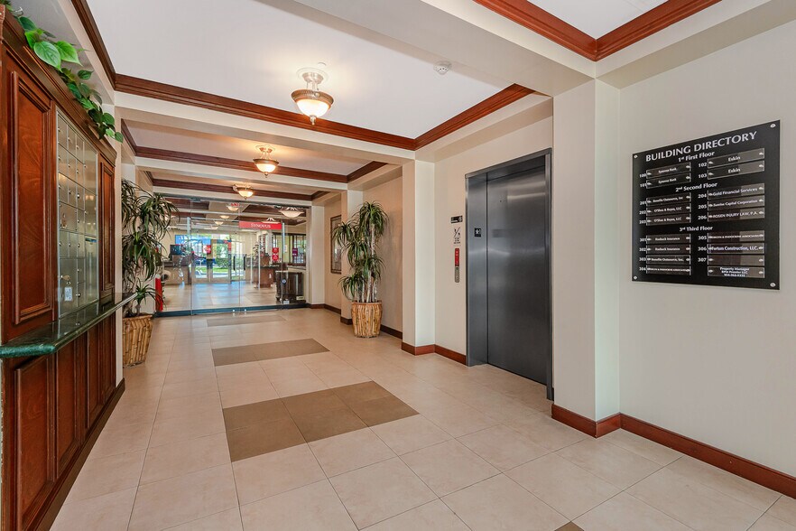More Photos Of 5599 S University Dr, Davie Loft Creative Space For Sale