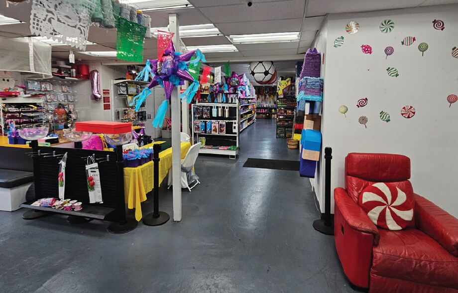 More Photos Of 3508 Firestone Blvd, South Gate Storefront Retail Office For Lease