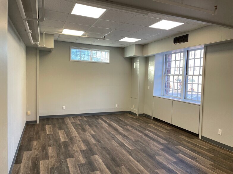 More Photos Of 39 John St, Lowell Office For Lease