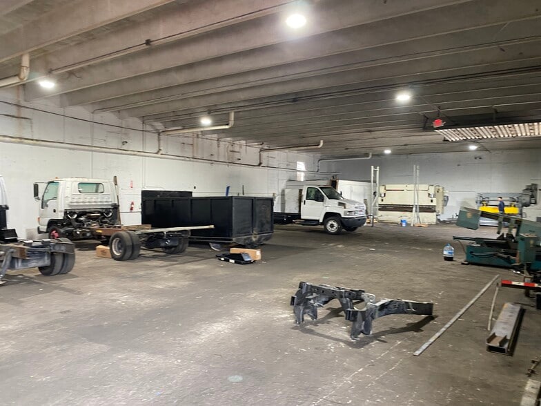 More Photos Of 2071 NW 141st St, Opa-locka Warehouse For Lease