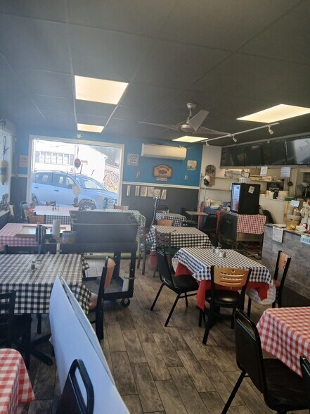 More Photos Of 1217 Queen St, Southington Unknown For Lease