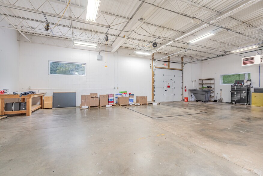 More Photos Of 5546 Fair Ln, Fairfax Office For Lease