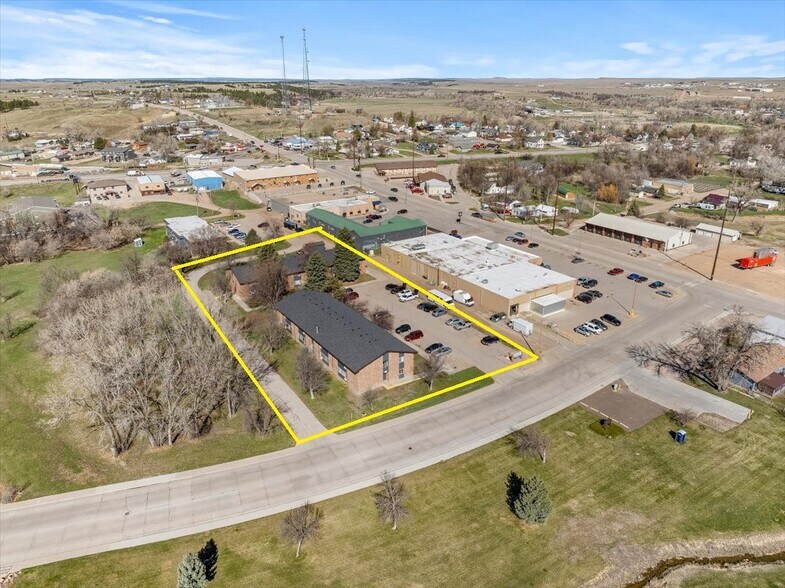 More Photos Of 1500 7th Ave, Belle Fourche Apartments For Sale