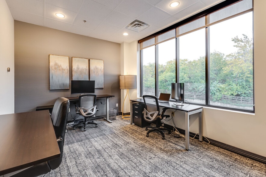 More Photos Of 1612 Westgate Cir, Brentwood Office For Lease