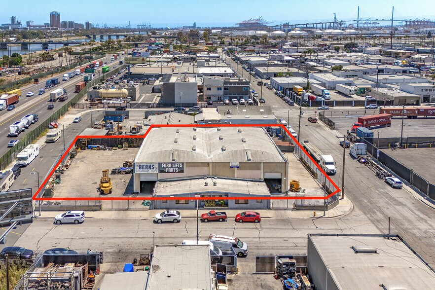 Primary Photo Of 1240-1250 W 17th St, Long Beach Service For Lease
