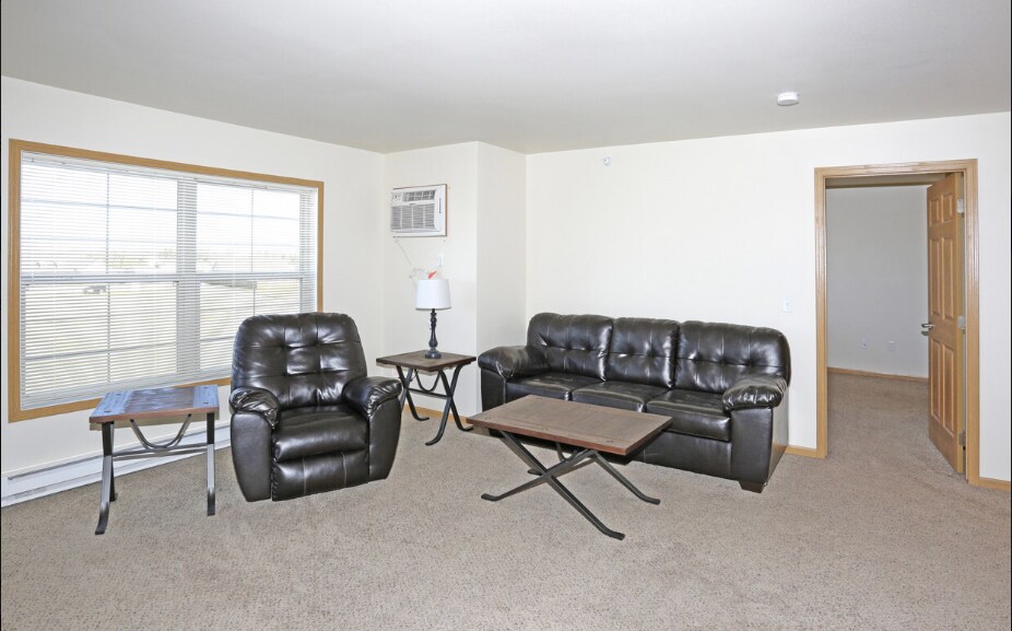 More Photos Of 501 12th Ave SE, Stanley Apartments For Lease