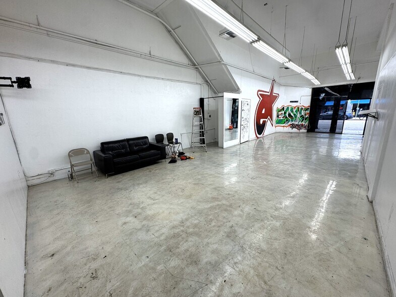 More Photos Of 1018-1020 S Los Angeles St, Los Angeles Light Manufacturing For Lease