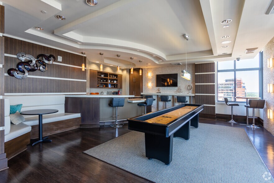 More Photos Of 4918 Saint Elmo Ave, Bethesda Apartments For Lease