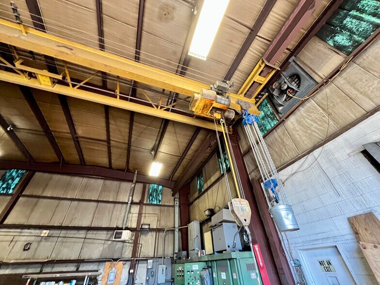 More Photos Of 1702 Wheeling Ave, Glen Dale Manufacturing For Sale