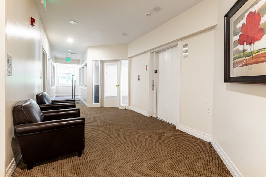 More Photos Of 537 Main St, Park City Storefront Retail Office For Lease