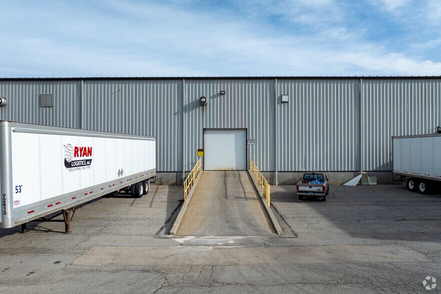 More Photos Of 31 Hunter Pl, Bellefontaine Warehouse For Lease