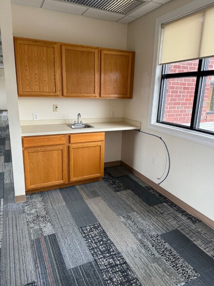 More Photos Of 1314 W Chester Pike, West Chester Office For Lease