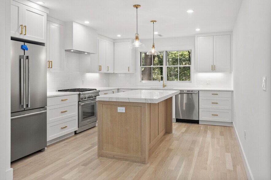 More Photos Of 26 Homestead Ln, Greenwich Apartments For Sale