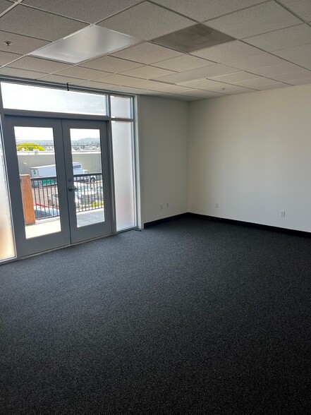 More Photos Of 819 Cowan Rd, Burlingame Light Manufacturing For Lease