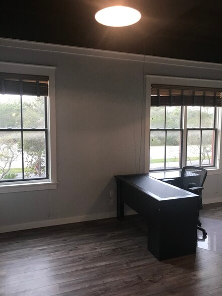 More Photos Of 2050 W County Highway 30A, Santa Rosa Beach Loft Creative Space For Sale