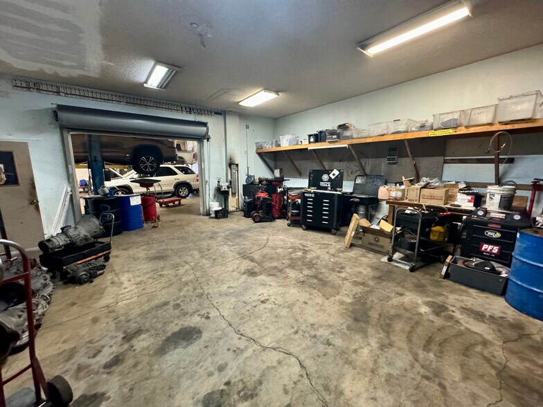 More Photos Of 890 Gentry Way, Reno Auto Repair For Sale