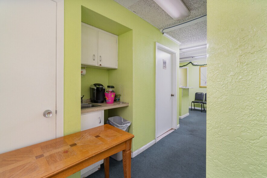 More Photos Of 6005 Silver Star Rd, Orlando Medical For Sale