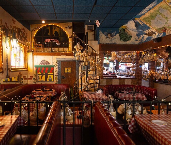 More Photos Of 3655 Cahuenga Blvd W, Los Angeles Restaurant For Sale