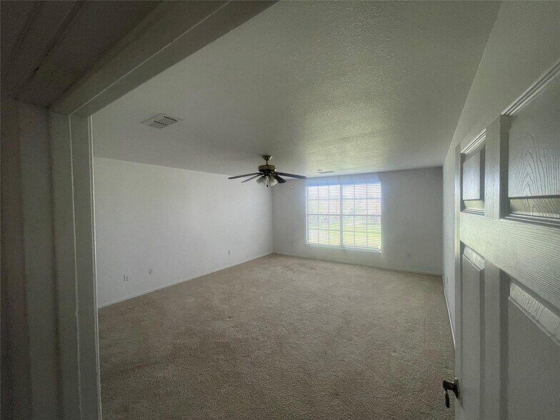 More Photos Of 101 Park Place Cir, Cresson Storefront Retail Office For Sale
