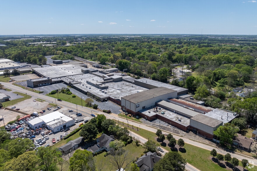 More Photos Of 535 Macon St, McDonough Distribution For Sale