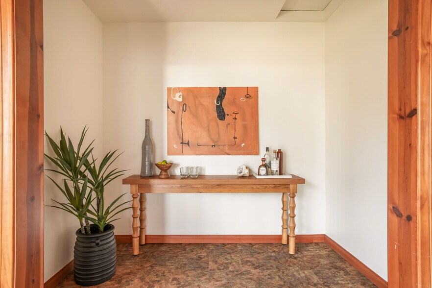 More Photos Of 16 Spinnaker St, Marina Del Rey Multifamily For Sale