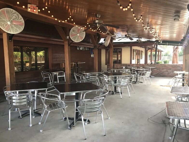 More Photos Of 9743 Old Saint Augustine Rd, Jacksonville Restaurant For Sale